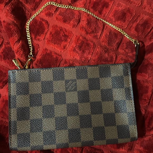 Louis Vuitton Handbags - Women’s or men’s Louis Vuitton Pochette! Beautiful Red interior Mint condition